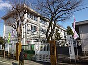 小学校「市立第四小学校まで190m」