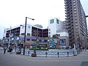 ショッピング施設「マルエツまで520m」
