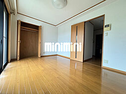 プレジールII 102 1階1Kのリビング/ダイニング