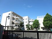 小学校「市立杉森小学校まで630m」