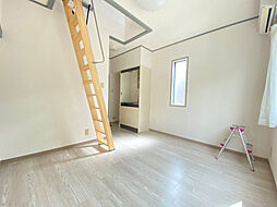 メゾン・デ・ボナール 201 2階ワンルームのリビング/ダイニング