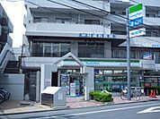 コンビニ「ファミリーマートまで410m」