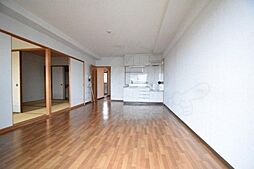 JR東海道・山陽本線 JR総持寺駅 徒歩30分の賃貸マンション 4階3LDKのリビング/ダイニング