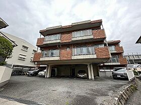 ベルフォーレ甲東  ｜ 兵庫県西宮市松籟荘2番38号（賃貸マンション3LDK・3階・76.23㎡） その1