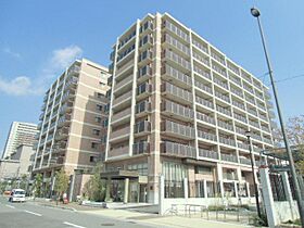 ブランズ西宮北口  ｜ 兵庫県西宮市芦原町11番1号（賃貸マンション3LDK・6階・71.85㎡） その1