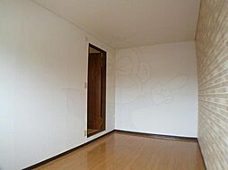 ピアレス千本 203 2階2DKのリビング/ダイニング