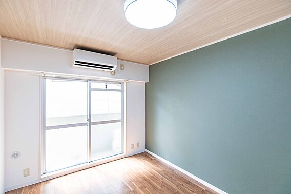 リビング/ダイ...