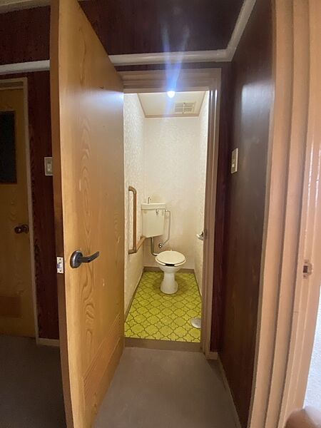 トイレを拡大表示