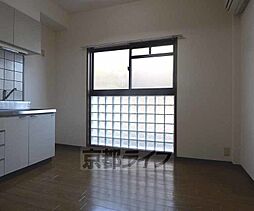 京都市営烏丸線 北大路駅 徒歩31分の賃貸マンション 1階2DKのリビング/ダイニング