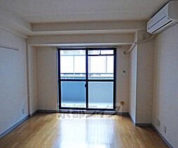 阪急京都本線 大宮駅 徒歩2分の賃貸マンション 8階1Kのリビング/ダイニング