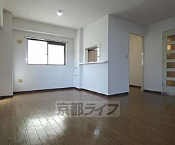 京都市営烏丸線 鞍馬口駅 徒歩7分の賃貸マンション 4階2LDKのリビング/ダイニング