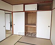 収納もあるお部屋で便利です