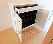 あると助かるシューズボックスです
