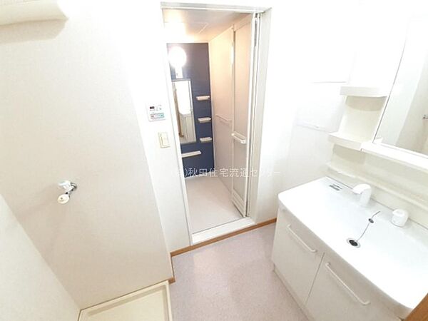apartment 秋田県秋田市山王７丁目9番35号　秋田住宅流通センタ‐本社ビル1階