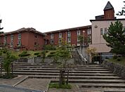 聖霊女子短期大学(750m)