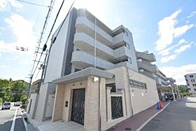 レジディア千里藤白台  ｜ 大阪府吹田市藤白台１丁目1番15号（賃貸マンション1LDK・1階・37.50㎡） その1