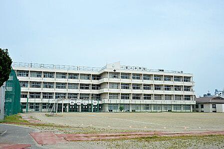 仙台市立第二中学校 徒歩8分。 600m