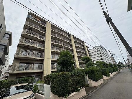 総戸数62戸のSRC造7階建てマンション