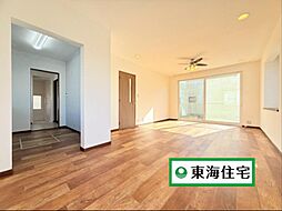 泉区北中山2丁目 4LDKのリビング/ダイニング