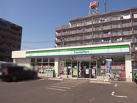 コンビニ ファミリーマート 若林中倉店(徒歩4分) 281m