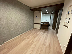 ノーブルラフィネ白幡 302 3階1LDKのリビング/ダイニング