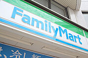 ファミリーマート川越豊田本店(コンビニ)まで631m