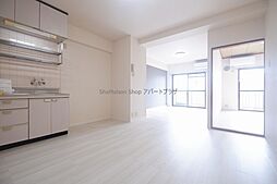 ティーワイパレス 4階1LDKのリビング/ダイニング