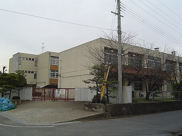 画像24:城陽市立西城陽中学校（274m）