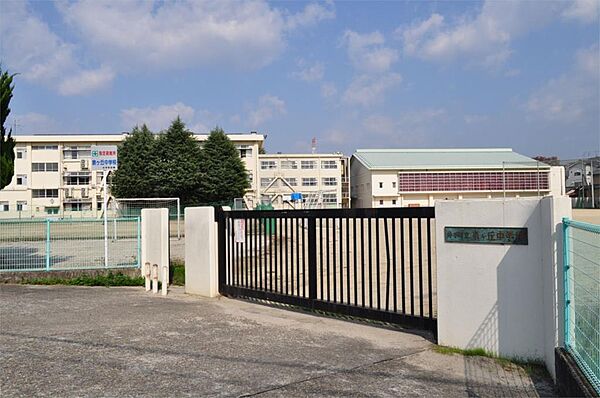 画像20:◆泉ケ丘中学校◆（913m）