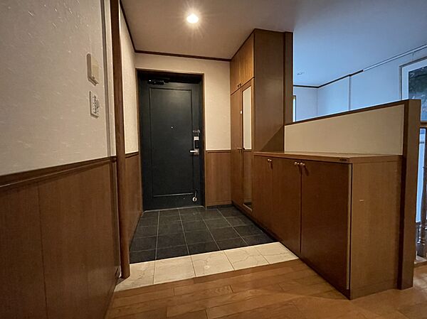 玄関を拡大表示