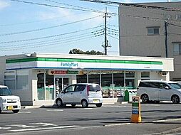 ファミリーマート大宮御蔵店 482m