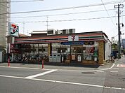 セブンイレブンさいたま大宮氷川参道店 240m