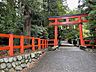 周辺：大田神社１２０ｍ　杜若（かきつばた）５月に濃紫色の杜若を沢一面に咲かせることで有名です