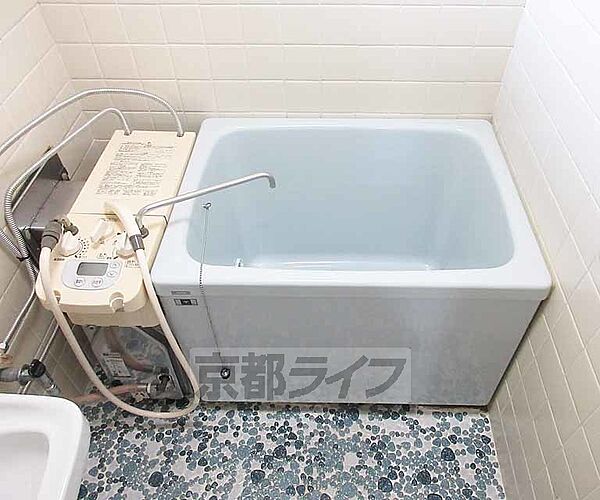 浴室：ユニットバス。