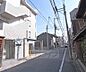 周辺：前の道路です。