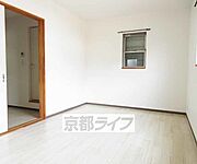 収納棚付きのリビングです