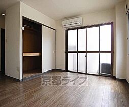 フラム深草 301 3階ワンルームのリビング/ダイニング