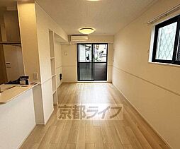 ヒカルサ大津唐崎I 101 1階1LDKのリビング/ダイニング