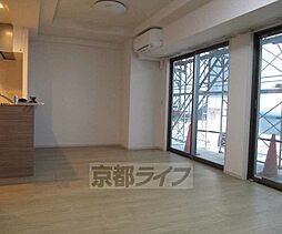 近鉄京都線 大久保駅 徒歩7分の賃貸マンション 4階1SLDKのリビング/ダイニング