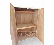 奥行きのある収納です。