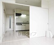 ダイニングとの仕切りも・