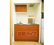 まな板スペースつきのキッチン