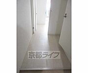 玄関入ってすぐの廊下です・