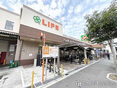 ライフ朝潮橋駅前店