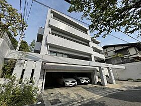 ヴァロワール夙川  ｜ 兵庫県西宮市南郷町（賃貸マンション3LDK・1階・67.33㎡） その1