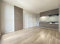 阪急神戸本線 西宮北口駅 徒歩8分の賃貸マンション 2階1LDKのリビング/ダイニング