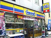 ミニストップ神田富山町店 305m