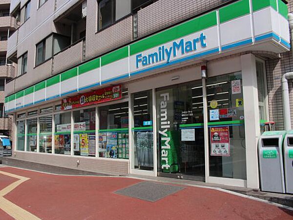 画像17:【コンビニエンスストア】ファミリーマート 滝野川五丁目店まで53ｍ