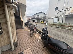 4 / 7