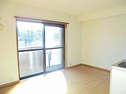 ガーデンハイム樗三番館 402 4階2LDKのリビング/ダイニング